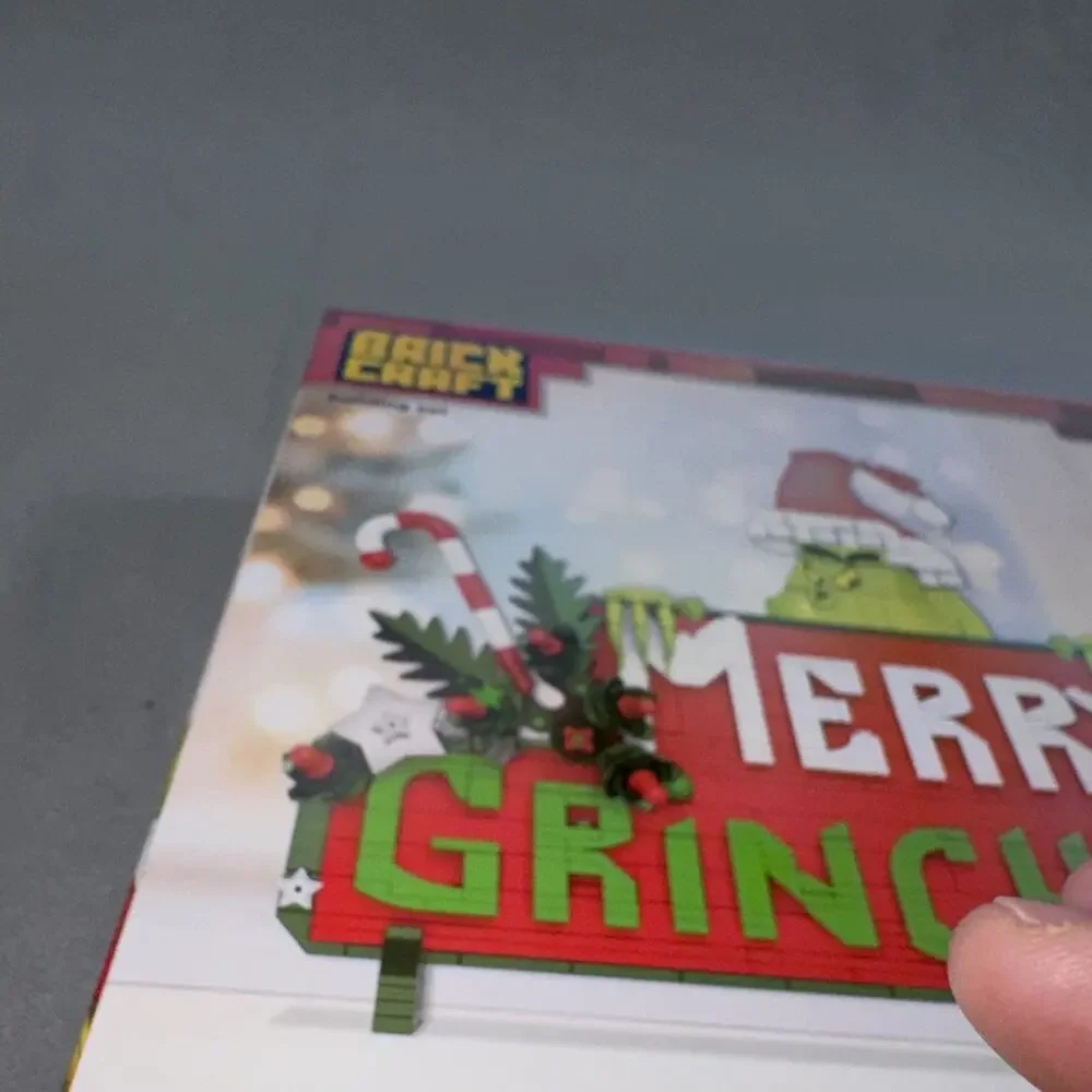 Dr. Seuss GRINCH MERRY GRINCHMAS SIGN Building Set 568 Pieces Brickcraft #72361